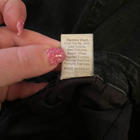 SHEIN Black Jeans Ripped Knees Capri 4XL Like NEW - Picture 11 of 16